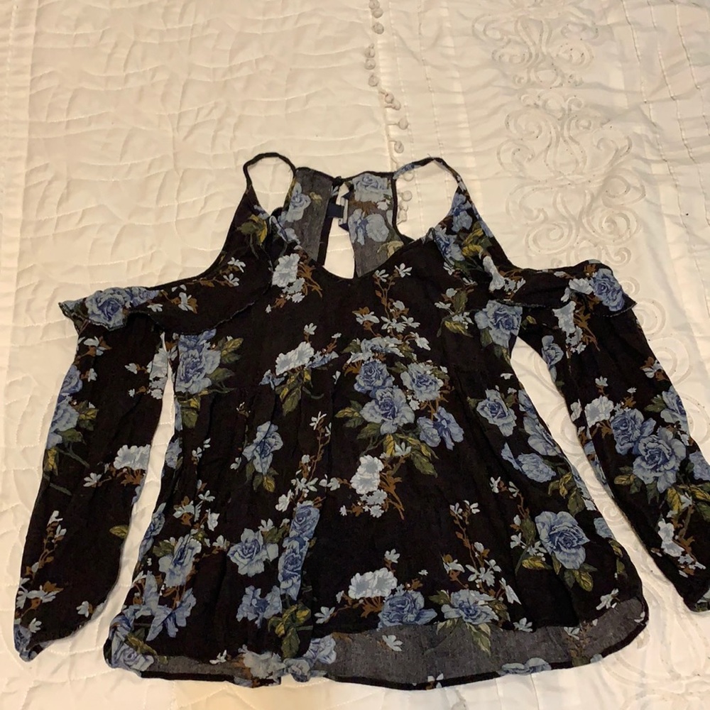 American Eagle black floral cold shoulder top